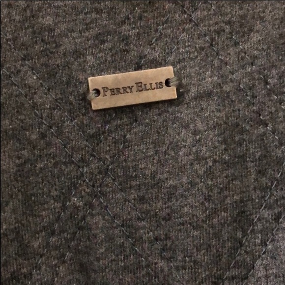 Perry Ellis outdoor vest, large - Picture 4 of 6